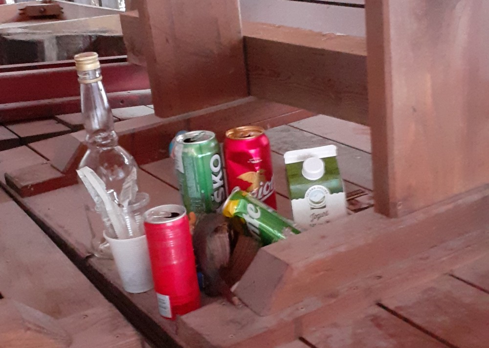 Packi pri slapu Peričnik