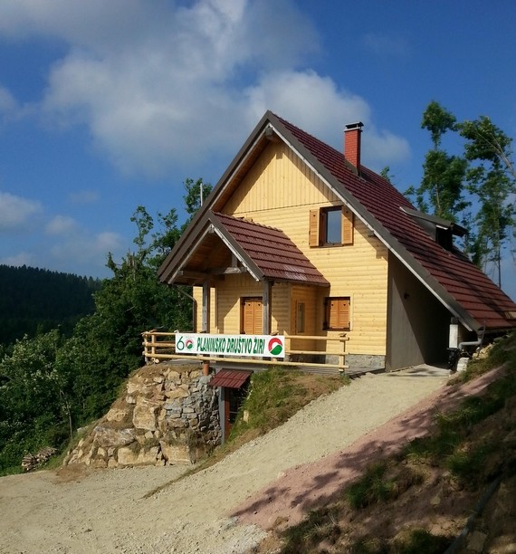 Planinska koča Mrzlk