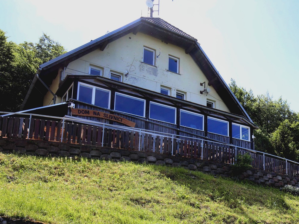 Planinski dom na Slivnici
